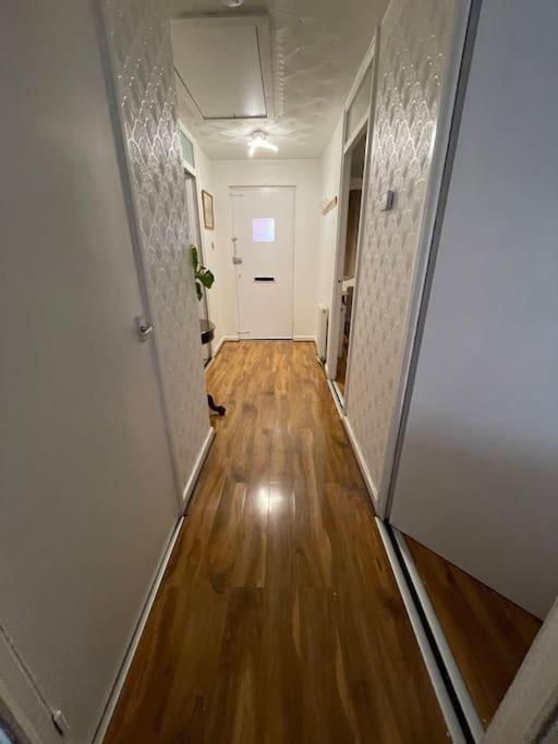 Spacious Bungalow In London, Near Central London, The Excel Centre And The O2, Ideal For Families Экстерьер фото