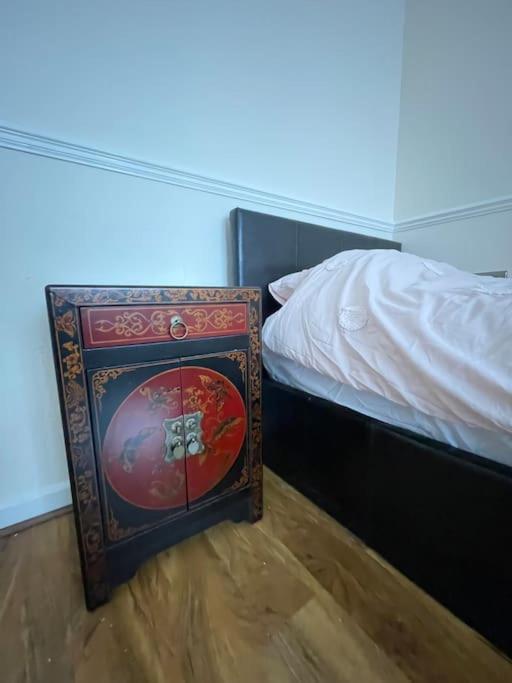 Spacious Bungalow In London, Near Central London, The Excel Centre And The O2, Ideal For Families Экстерьер фото